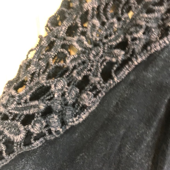 Infinity Raine Cold Shoulder Tunic NWT - Picture 7 of 8